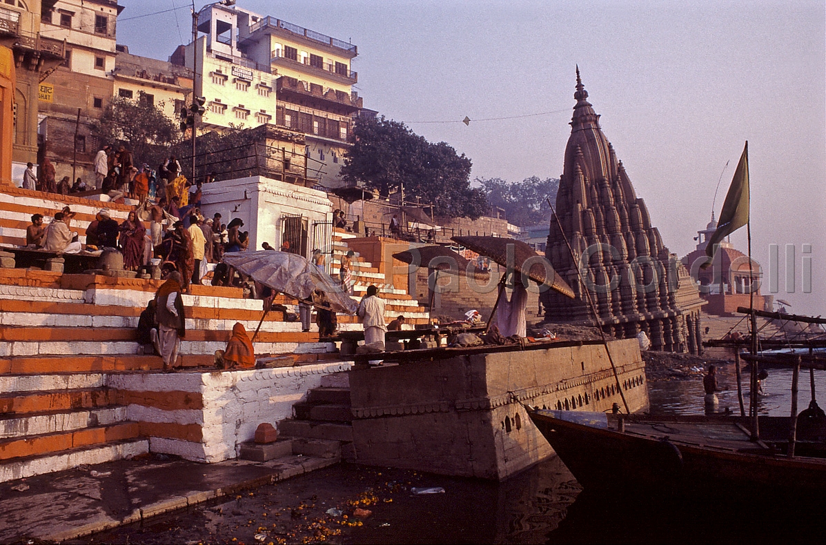 Delhi Scindia Ghat, Varanasi (Benares), India
 (cod:India 47)